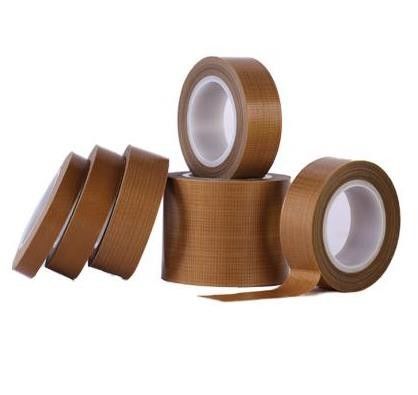 القماش الزجاجي مع ملصق PTFE 70-260.C مقاومة درجة الحرارة 130N / سم قوة الشد
