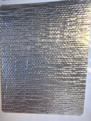 30m / 50m طول لفة مقاوم للحرارة قطعة زجاجية معزولة مع طبقة من الألومنيوم عرض 1000mm للتطبيقات الصناعية